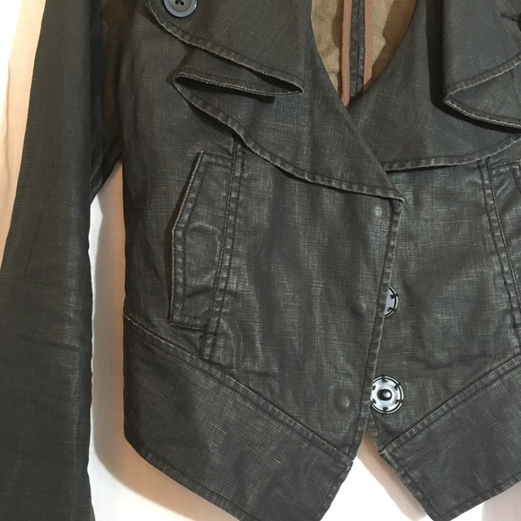 Cabi Linen Cropped Denim Ruffled Jacket - Picture 3 of 8